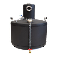 Zbiornik nierdzewny o pojemności 85 litrów. Nad zbiornikiem bufor stabilizująco-wzmacniający.